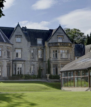 The exterior of Mercure Sheffield Kenwood Hall Hotel And Spa.