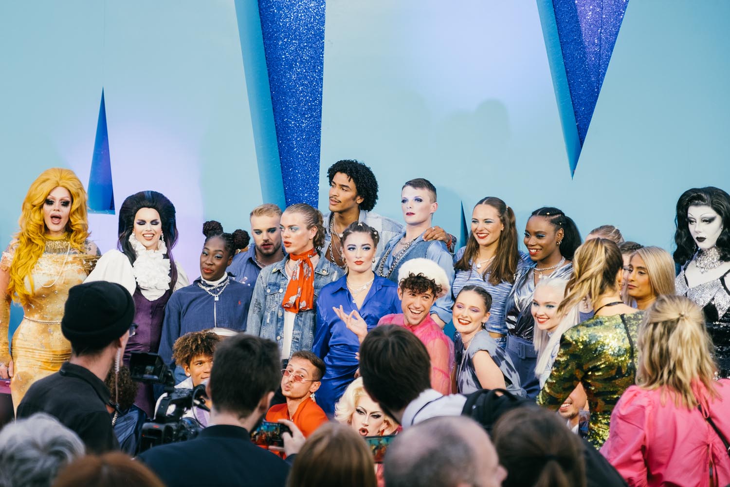 A press call for the cast of 'Everybody Loves Jamie'